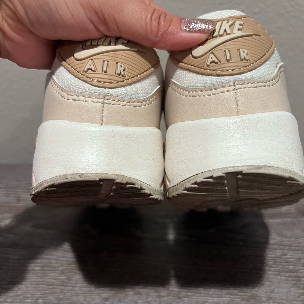 Nike AirMax 90 Women's Sneakers in White and beige Tan sz 7 - Picture 7 of 9